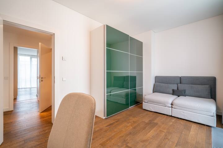 Bright stylish two bedroom gallery image 2