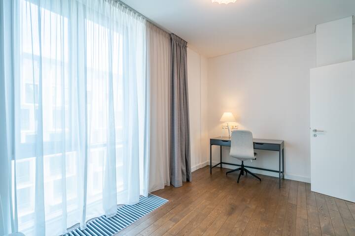 Bright stylish two bedroom gallery image 4