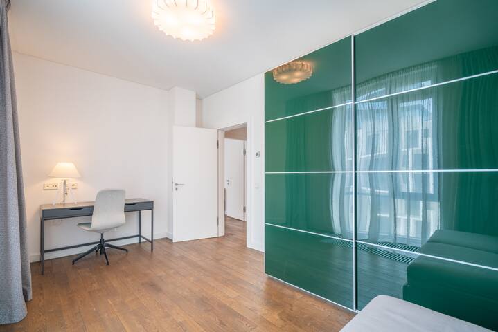 Bright stylish two bedroom gallery image 3