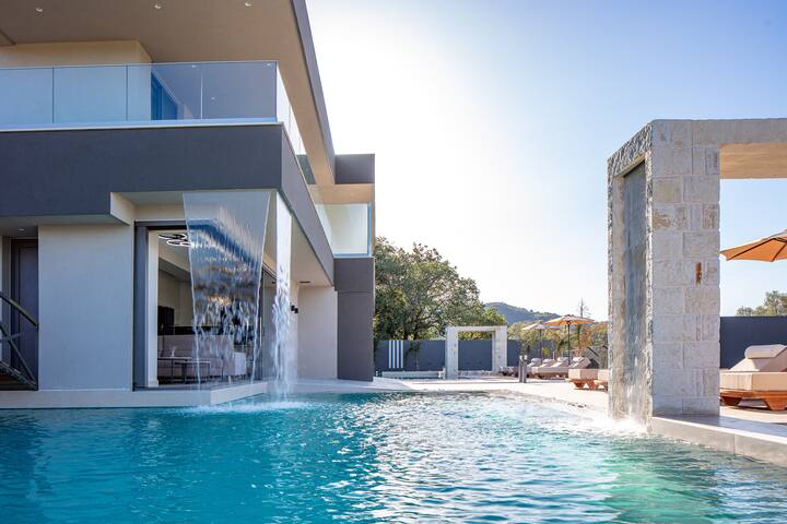 Nature Retreat amidst Mountains & Lake gallery image 4