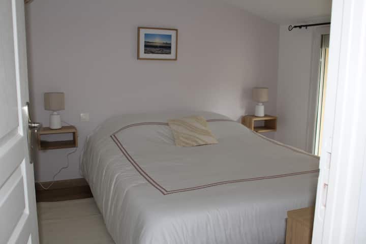 Kati përdhes - dhoma e gjumit 2 - krevat 160x200