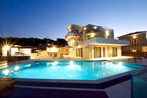 Luxury Retreat: Alivia Lefkada's Villa Melia