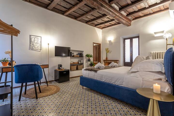 18 Ciancaleoni House