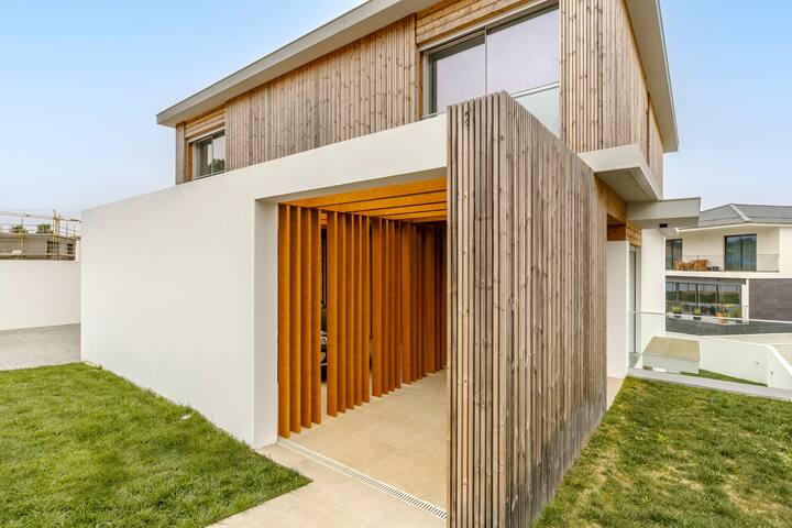 Lilac Cascais Villa with Swimming Pool gallery image 3