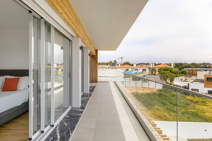 Lilac Cascais Villa with Swimming Pool gallery image 5