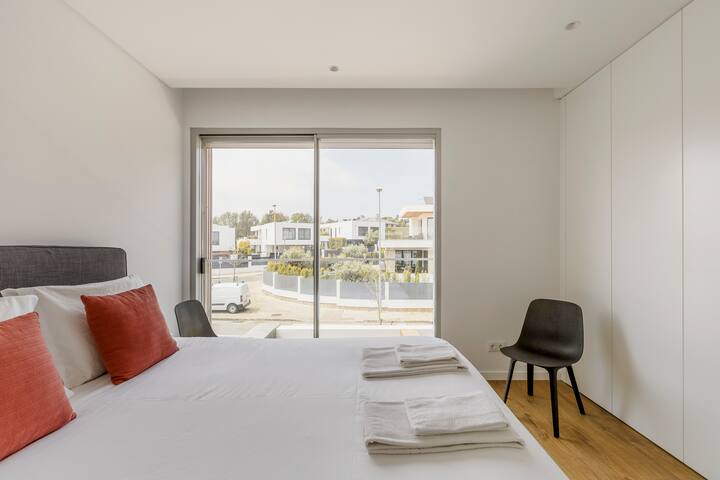 Lilac Cascais Villa with Swimming Pool gallery image 4