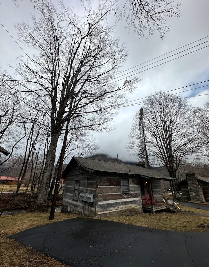 Cabin 3 With Creek View! - Maggie Valley, NC