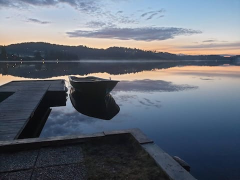 Family-Friendly Lakeside Cabin – Very Idyllic