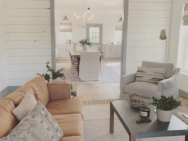 The Greeter/ATX/Dripping Springs