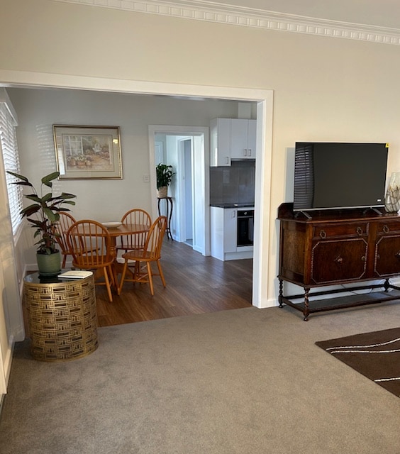 Successful Airbnb property: Sunny Central in Albury City Council