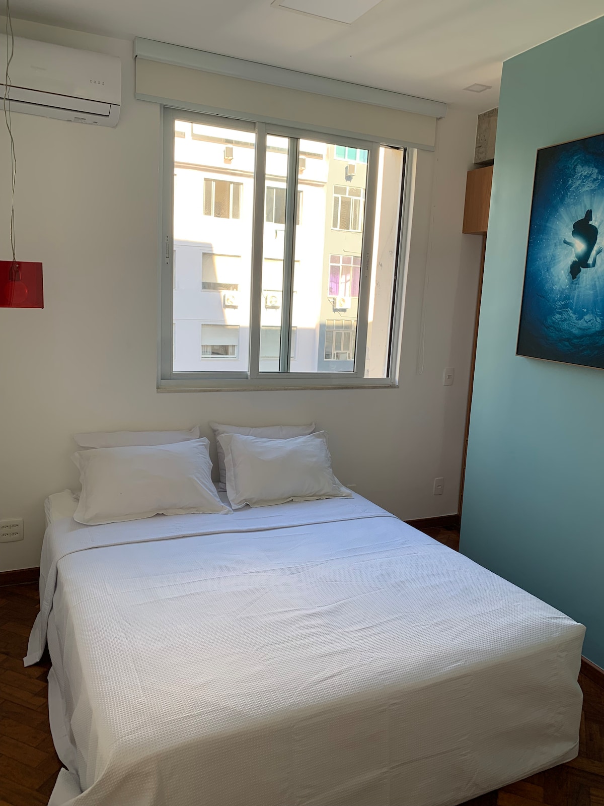 窗户是防噪音的！