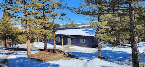 Peaceful Mountain Getaway - The Blue Hideaway