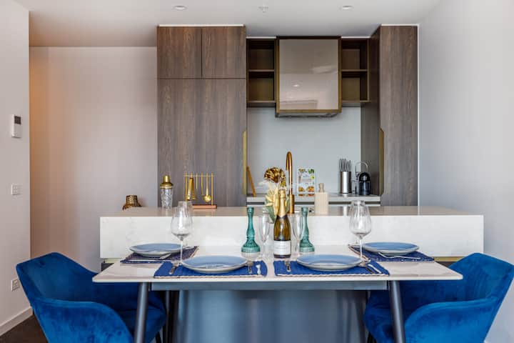 Dining area image 1