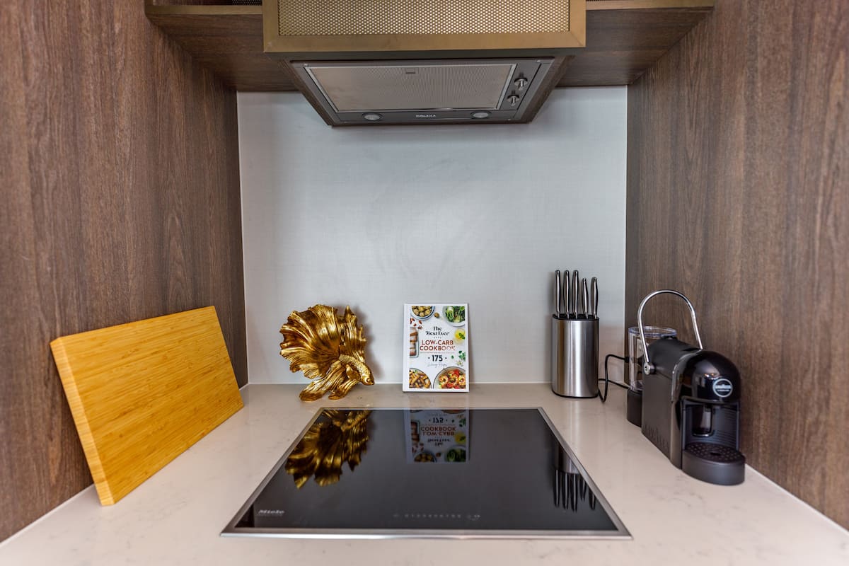 Full kitchen image 2