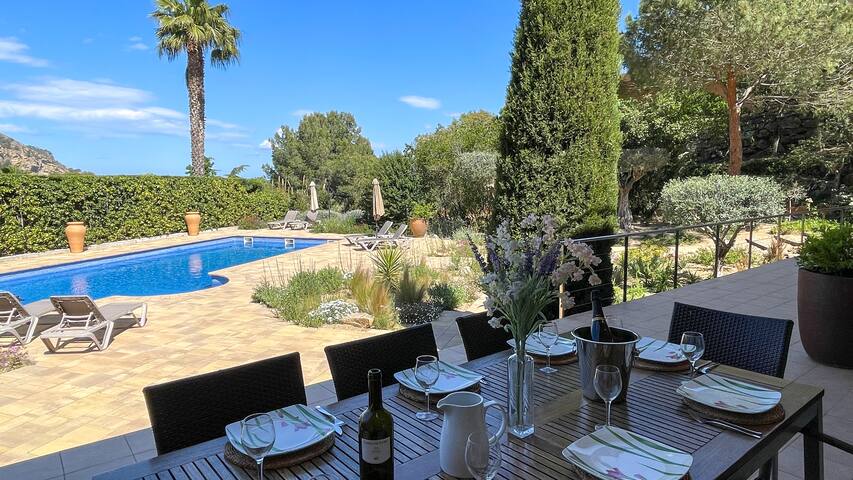 *Private Villa with Sea Views gallery image 2