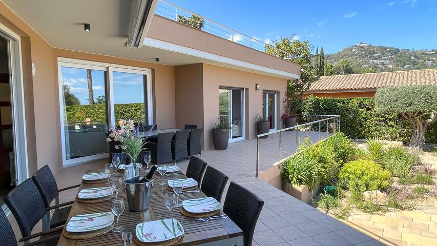 *Private Villa with Sea Views gallery image 5