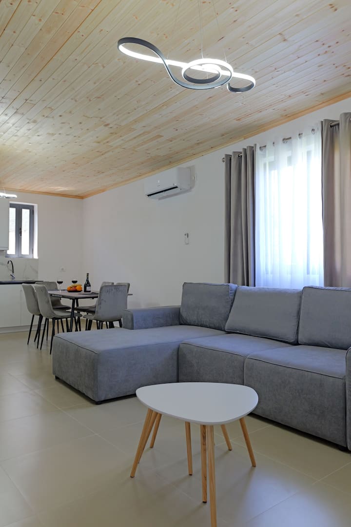 Lago Calmo Villa - Apartment With Lake View - Ksamil
