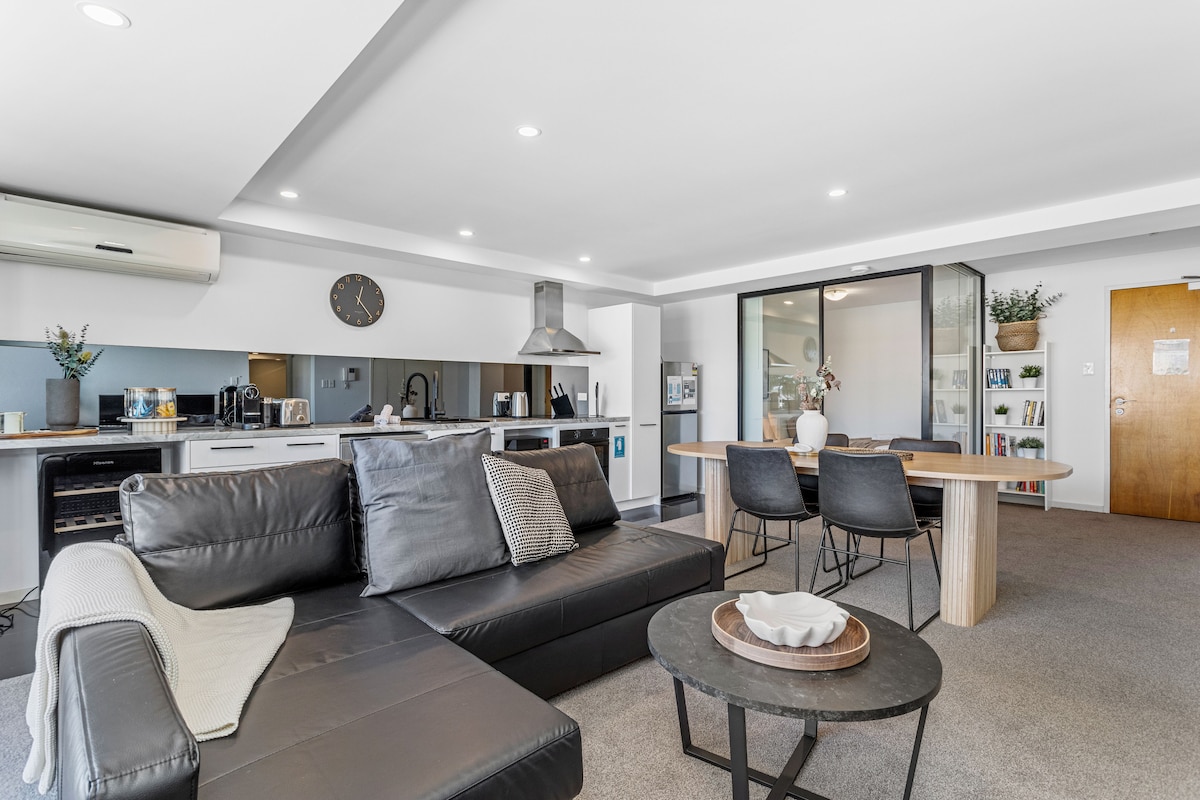 Top performing Airbnb: City Life: 2BR Apt with Pool, Gym, Sauna & Car Bay in East Perth