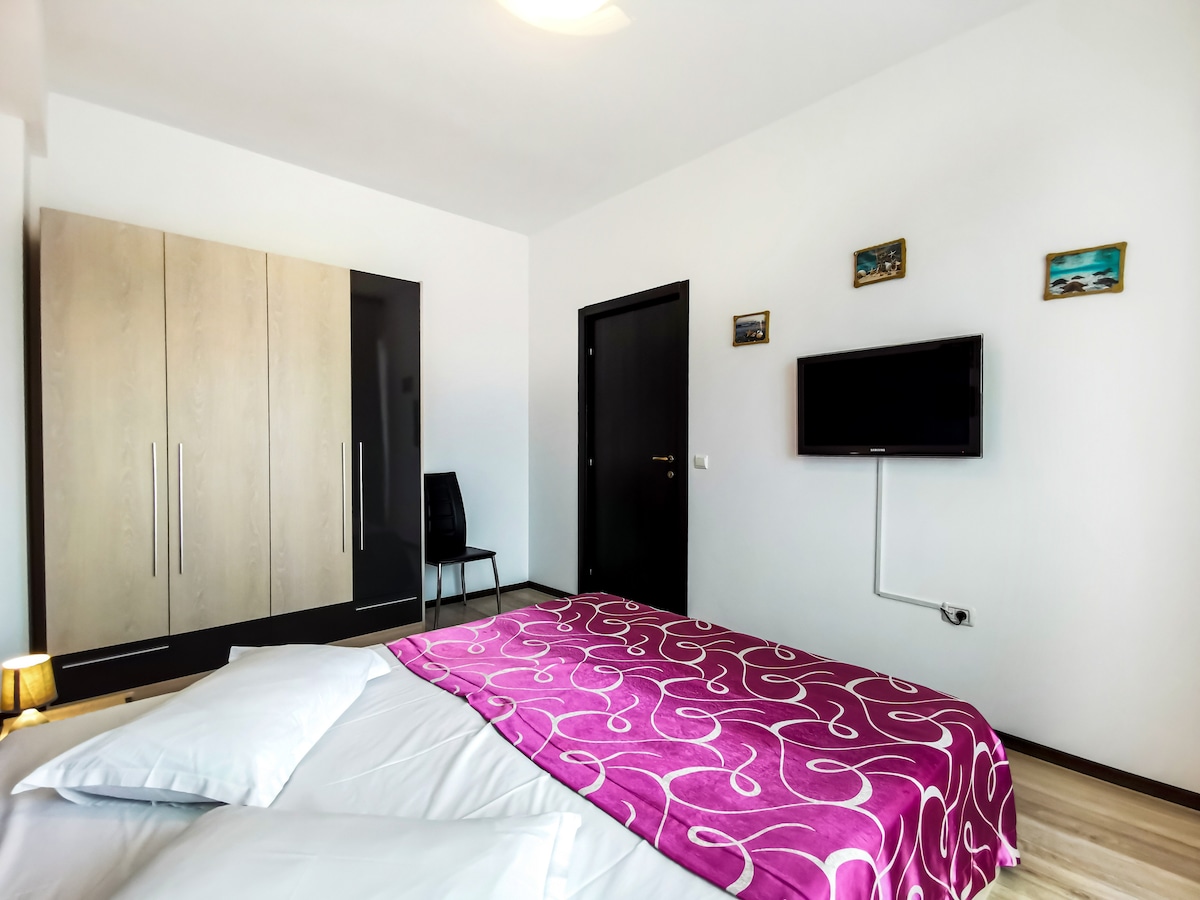 Aqua Vista Fratelli - Sea & Lake View — Apartment — sea-view vacation rental at Constanța, Romania, Constanța, Romania — property photo 5 | Aqua Vista Rentals