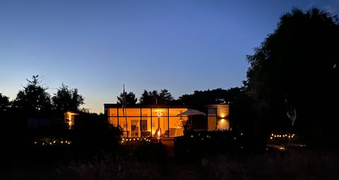 Bright and modern villa by the sea