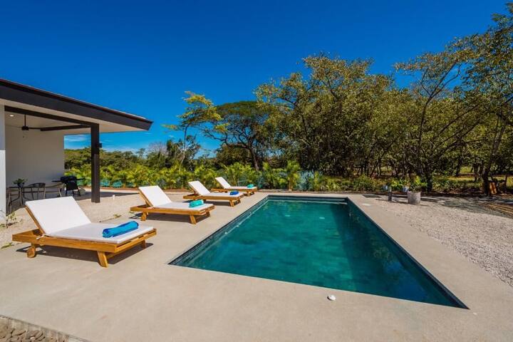 Guest House Hacienda Pinilla | Pool & Beach Club
