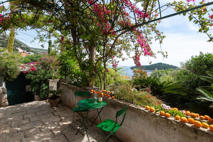 Refurbished Apartment In A Historic Family House - Dubrovnik