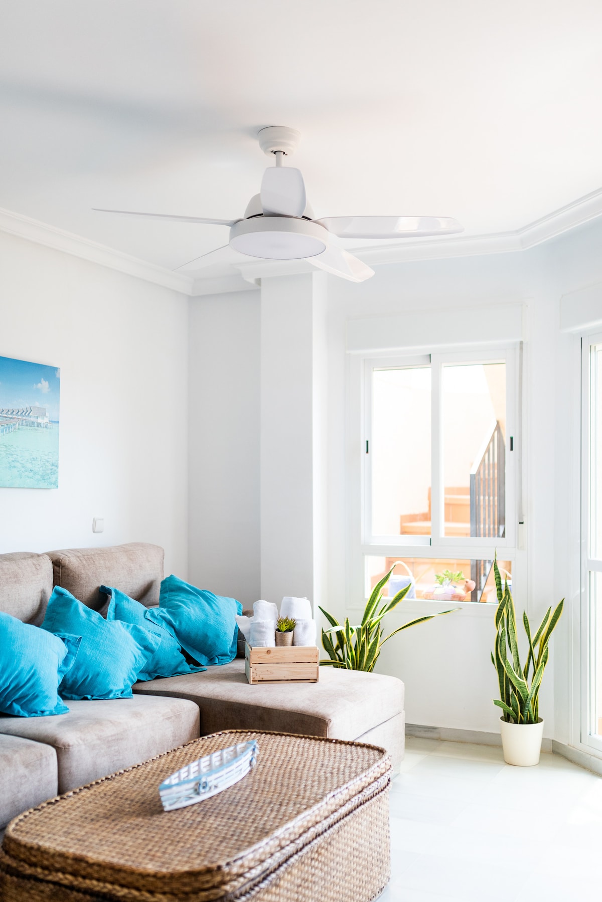 Annonce Airbnb populaire: Marina Azul: Penthouse by the sea with parking à Salobreña