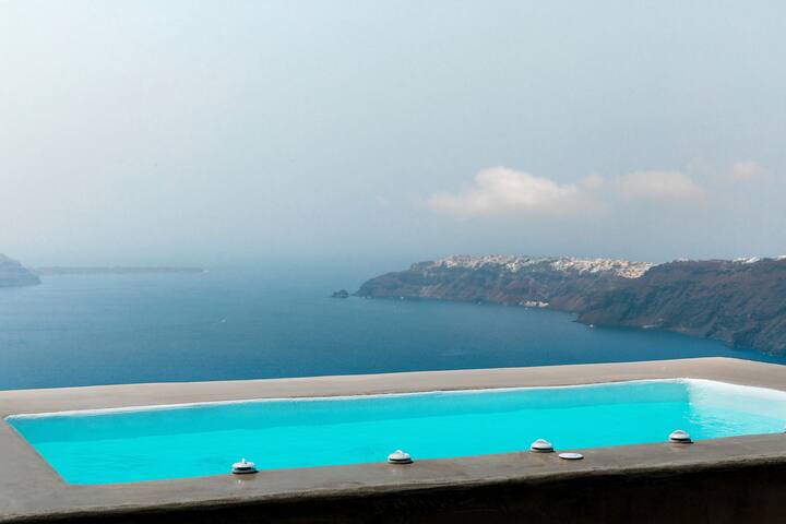 360° Caldera view Villa with hot tub & sea view gallery image 2