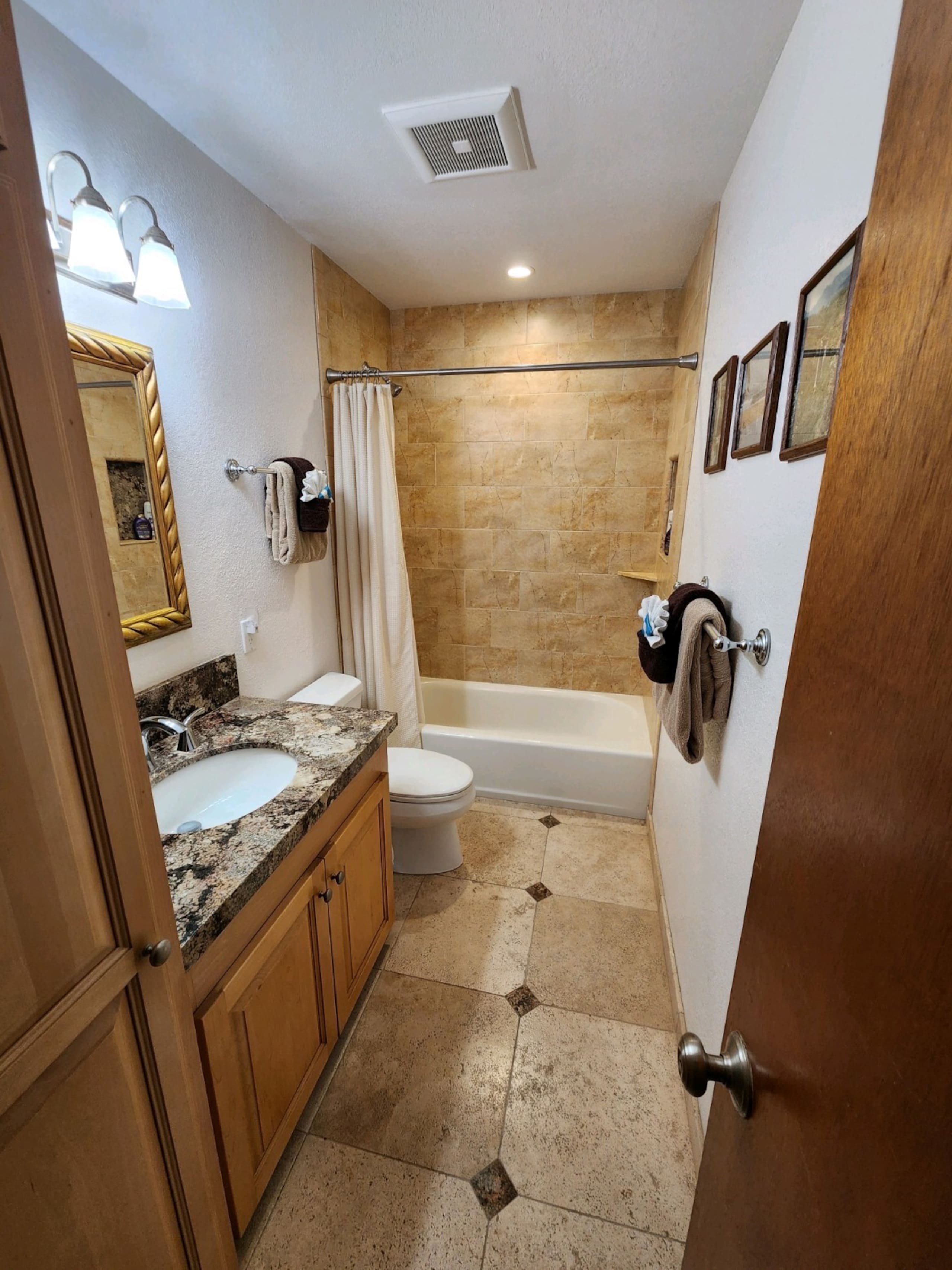 Condo in Kailua-Kona · ★4.89 · 2 bedrooms · 3 beds · 2 shared baths - Image 8