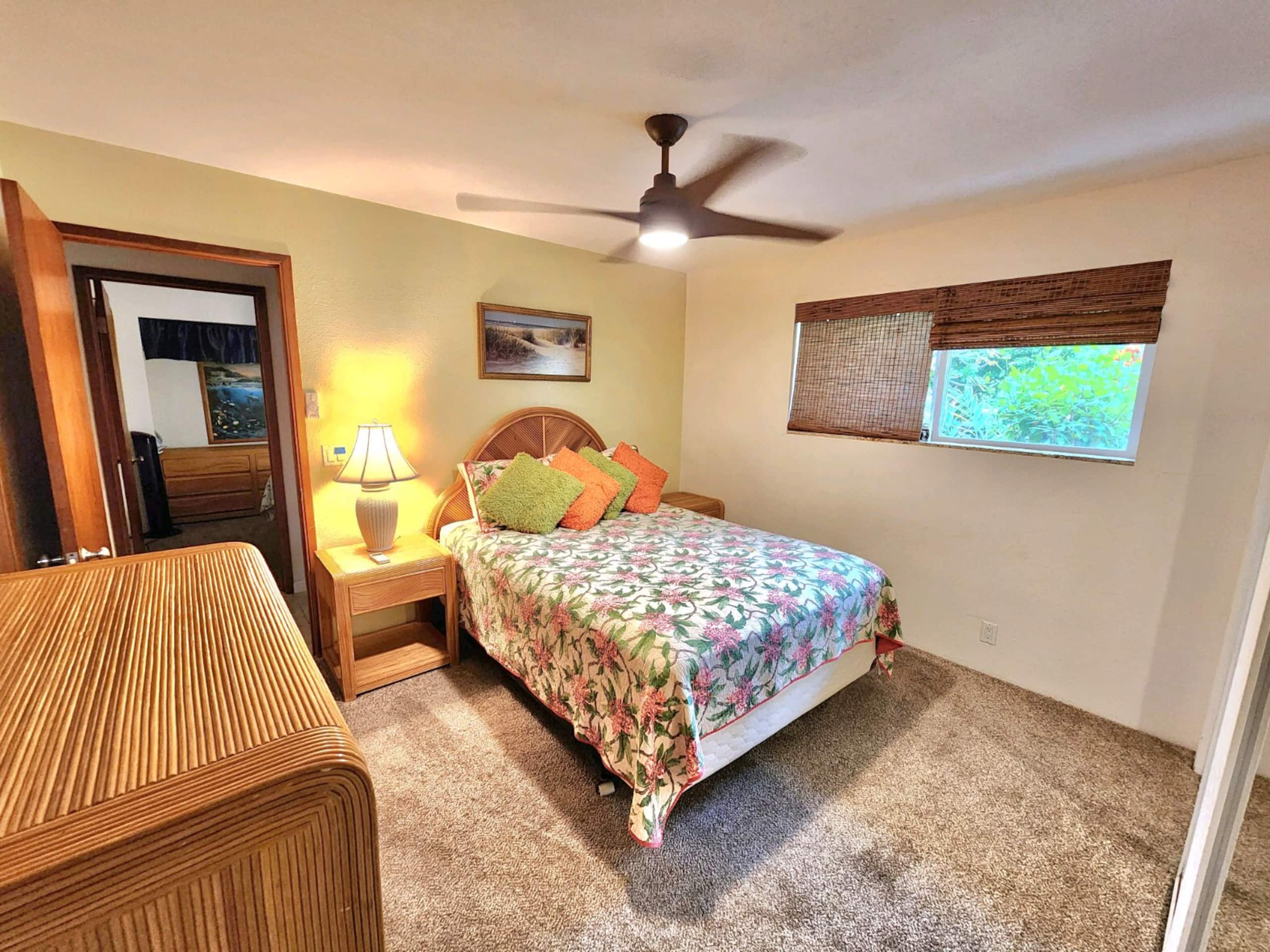 Condo in Kailua-Kona · ★4.89 · 2 bedrooms · 3 beds · 2 shared baths - Image 2
