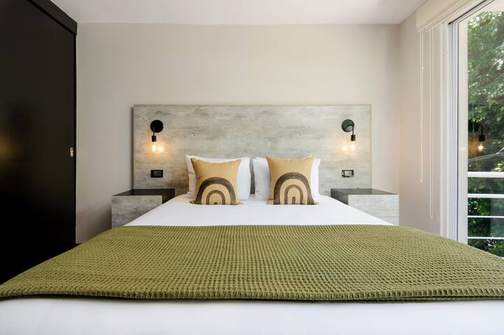 Condesa Hideaway 3BR Apartment w. Urban Flair gallery image 2