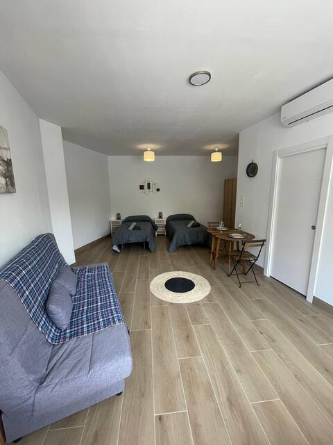 Propiedad de Airbnb exitosa: Modern studio in Malaga – WiFi and a good location en Las Chapas