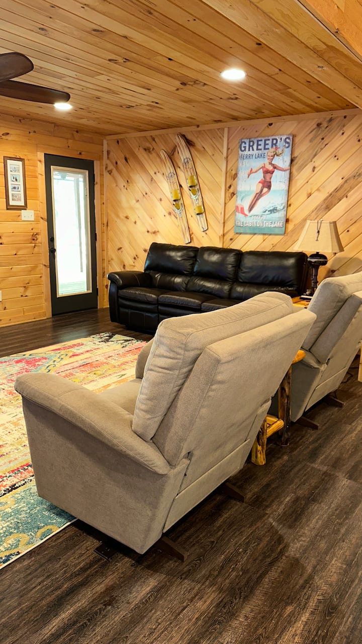 Cabin On The Lake - Heber Springs, AR