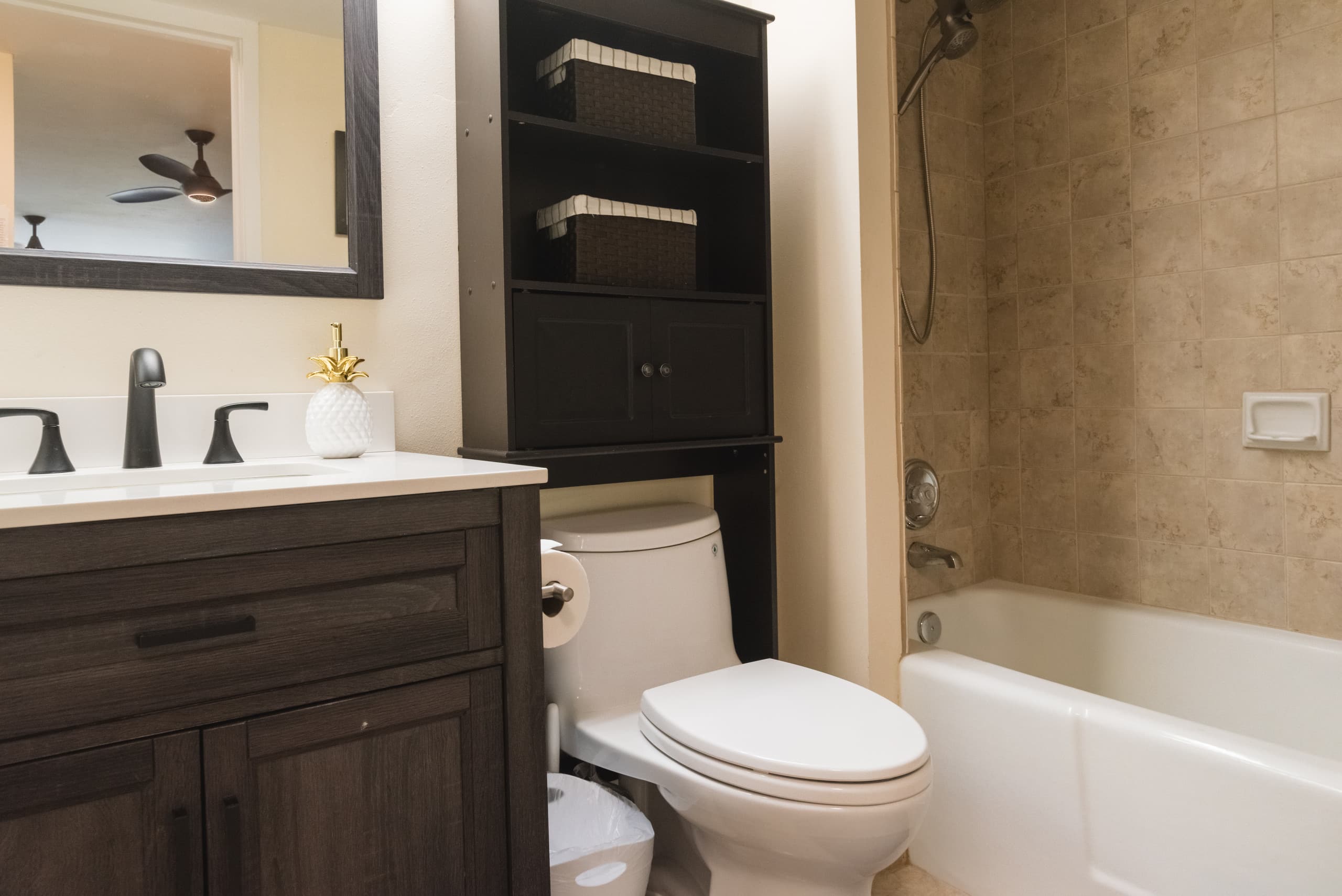 Condo in Kailua-Kona · ★4.91 · 2 bedrooms · 3 beds · 2 baths - Image 22
