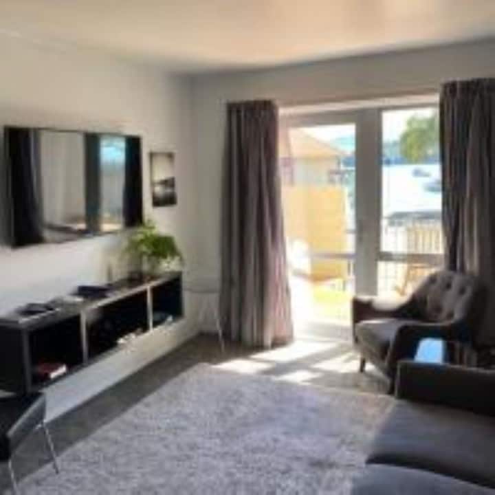 #65 La Voyageur Waterfront Apts By Avi - Akaroa