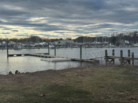 Waterfront on Warwick Cove