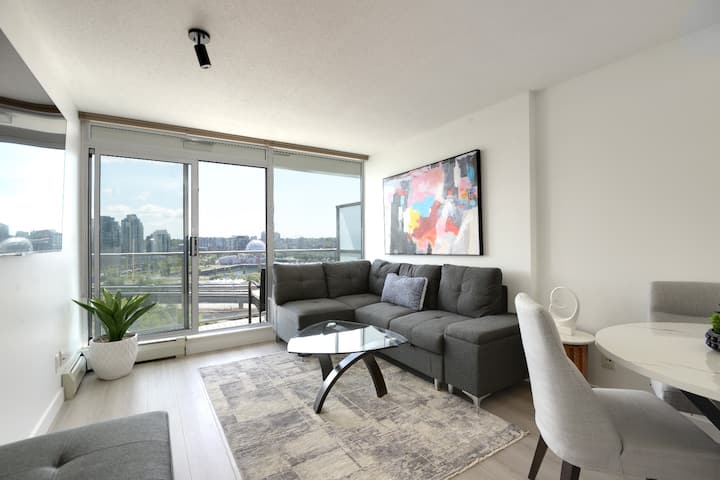 Luxury Condo Downtown Vancouver With Free Parking - North Vancouver