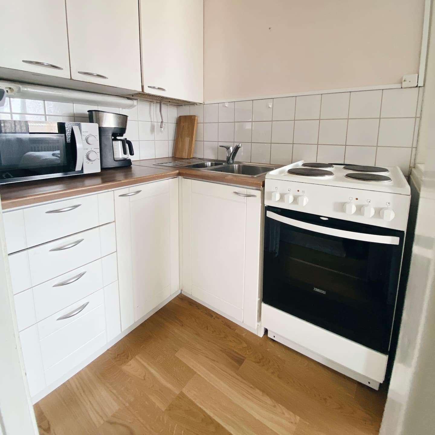 Renovated One-bedroom Apartment In The City Center 3