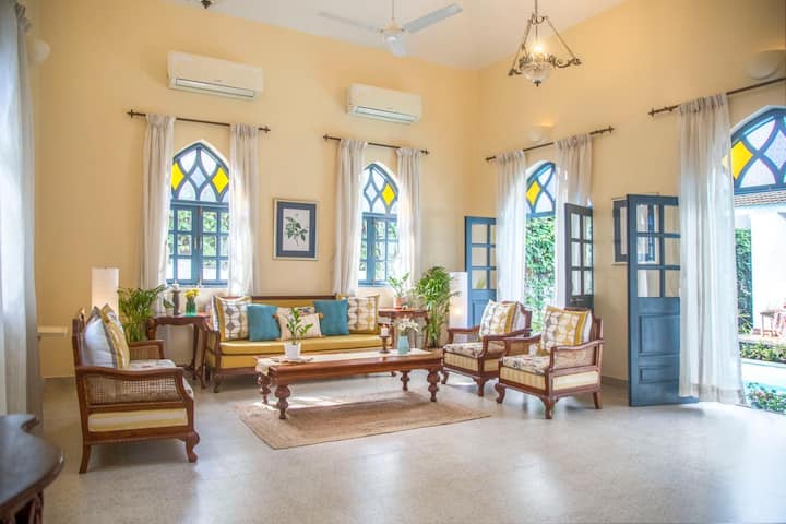 Living room image 8