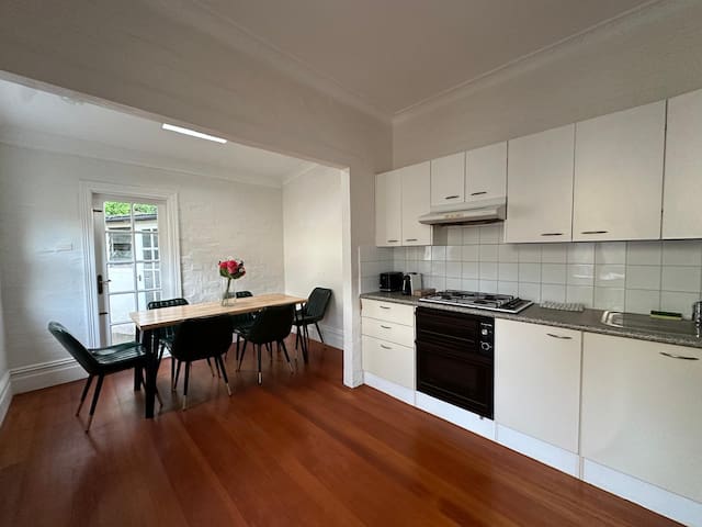 Best Price 2 Bedroom House Glebe gallery image 3