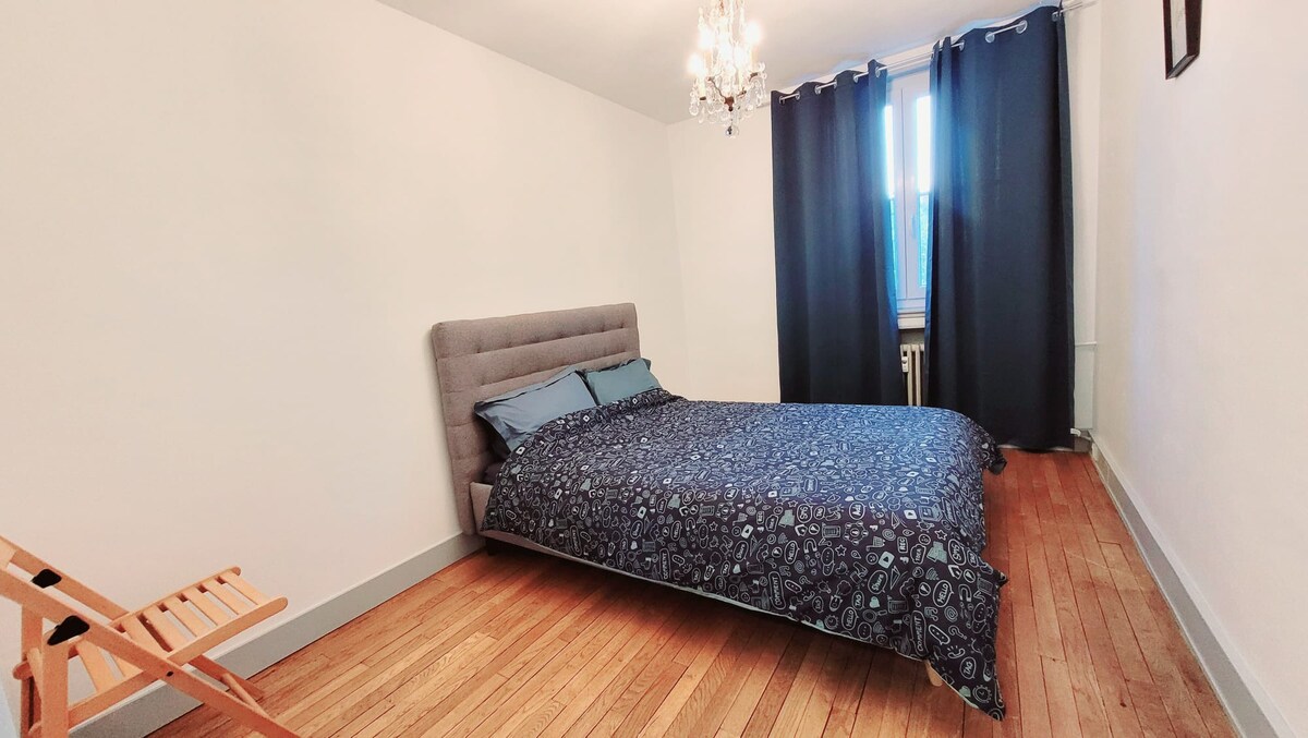 ห้องนอน 1 พร้อมเตียงคู่