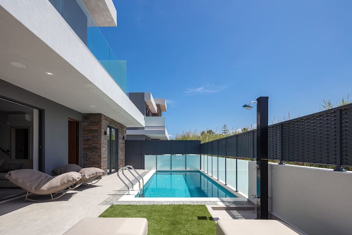 Beachside Villa near Chania w/ Daily Housekeeping gallery image 2