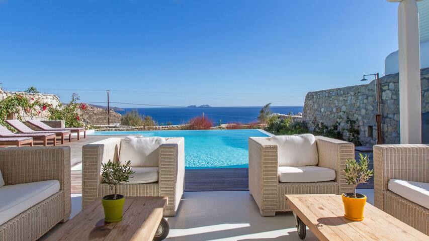 Villa : Infinity pool, seaview
