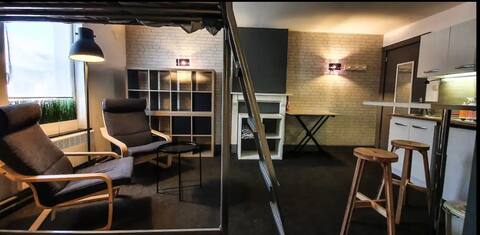 (29-02) Perfectly located studio