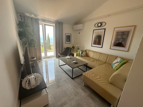 Popular Airbnb listing: Spectacular sea view apartment in Općina Omišalj