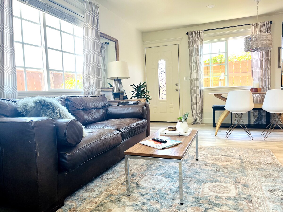 Popular Airbnb listing: La Casita Feliz (Happy House) in Mira Mesa in Mira Mesa