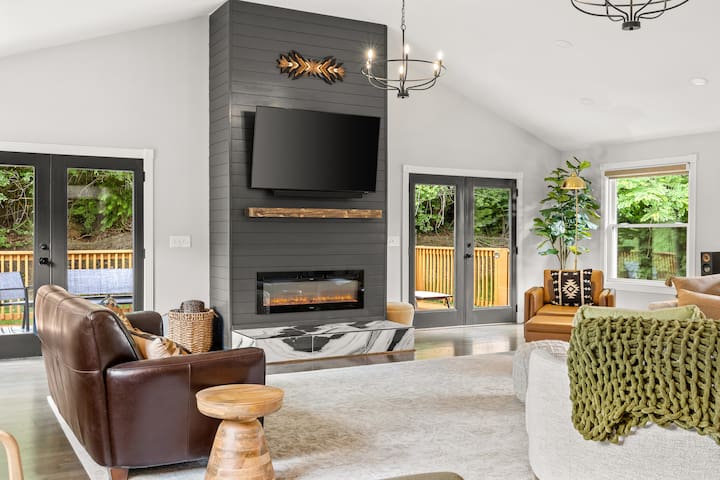 Luxury Oasis | Airport, Downtown, Opry, Lake