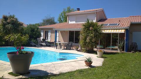 Villa for 6 people with pool