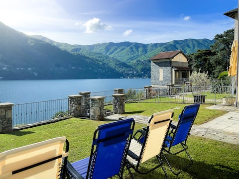 Villa Luminosa - Private Parking and Garden