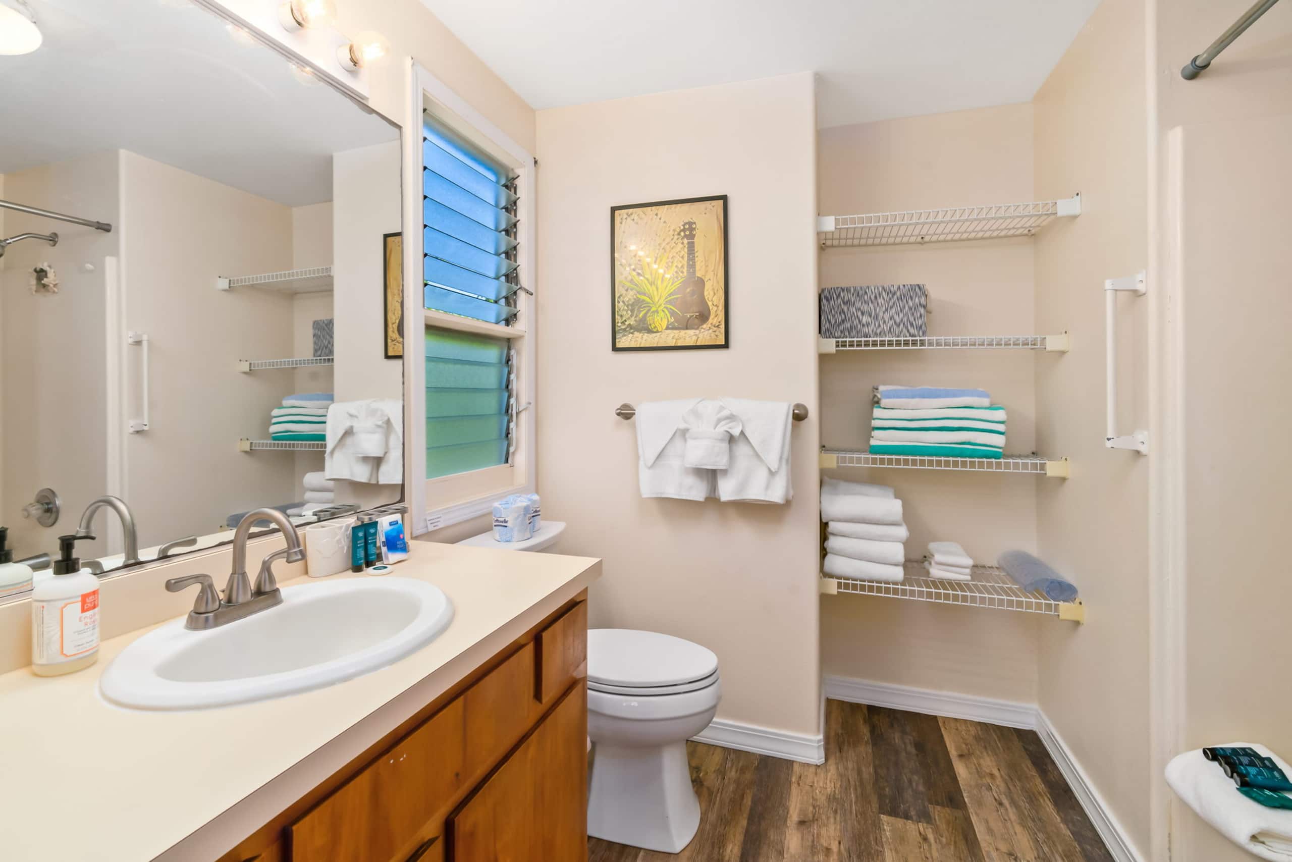 Home in Princeville · ★4.89 · 3 bedrooms · 4 beds · 2.5 private baths - Image 15